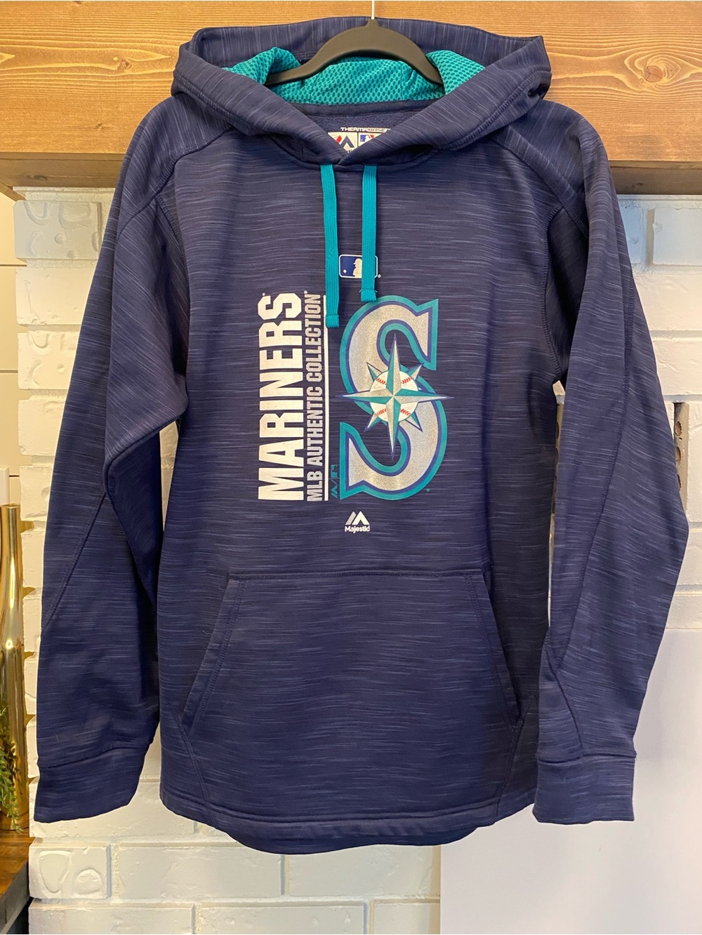 Seattle Mariners Majestic Brand ThermaBase Hoodie Mens Small Pullover Blue